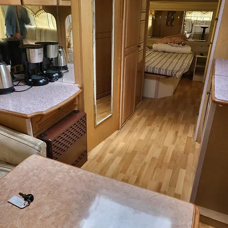 Pirttiniemen Lomakylae Kemping *